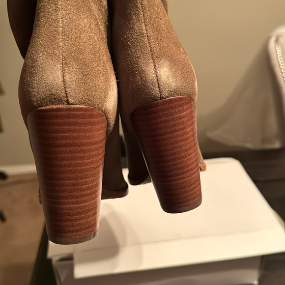 NWT Marc Fisher - Devin Pointy Toe Booties - Picture 2 of 5